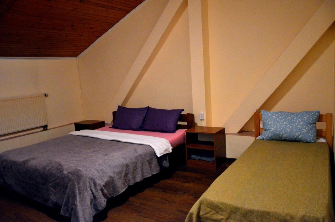 Lviv Central Studios & Cafe Zewnętrze zdjęcie